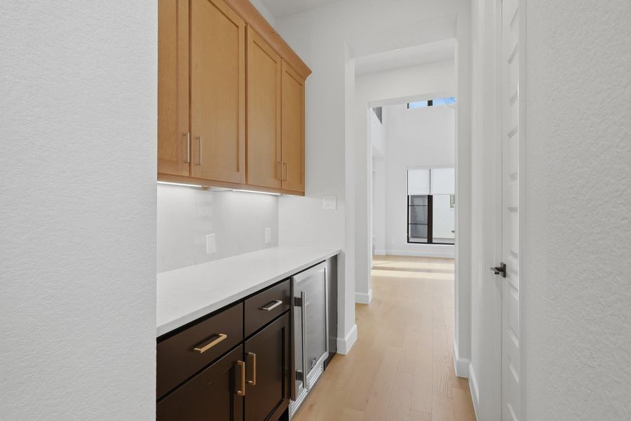 Furnished interior view inside a new home in Sienna, Missouri City (Image 13).