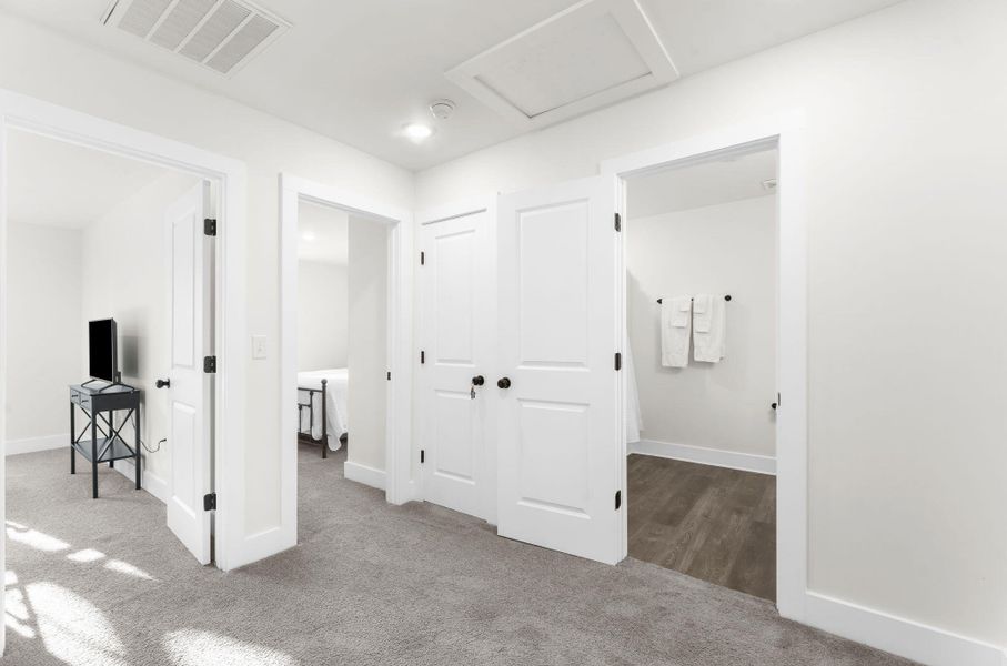 Spacious, unfurnished interior of a new home in , Hanahan (Image 25).