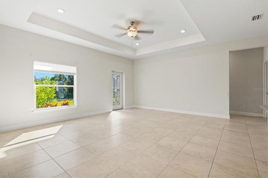 Spacious, unfurnished interior of a new home in , North Port (Image 31).