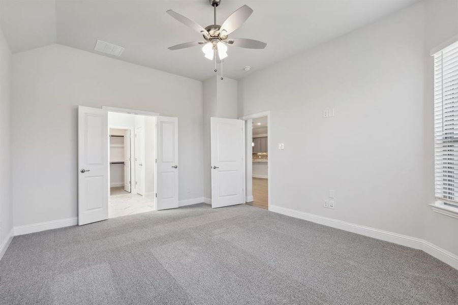 Spacious, unfurnished interior of a new home in Summer Crest, Fort Worth (Image 15). Spacious, unfurnished interior of a new home in Summer Crest, Fort Worth (Image 15).