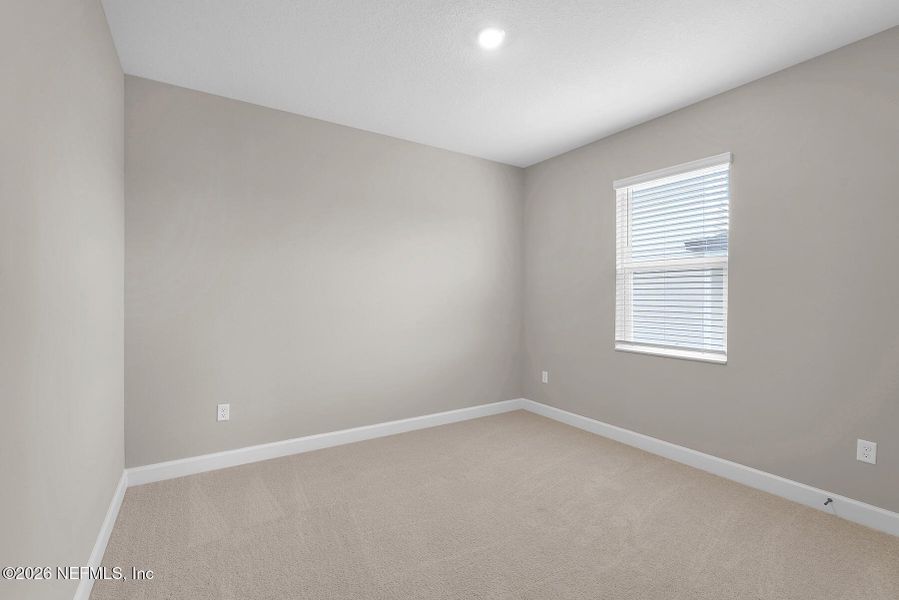 Spacious, unfurnished interior of a new home in Jennings Farm, Middleburg (Image 21).