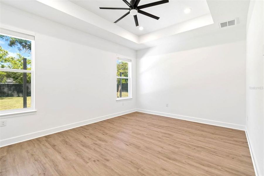 Spacious, unfurnished interior of a new home in , Spring Hill (Image 22).