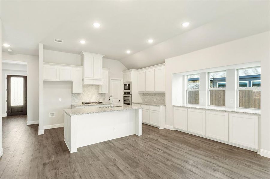 Furnished interior view inside a new home in Maplewood, Glenn Heights (Image 17).