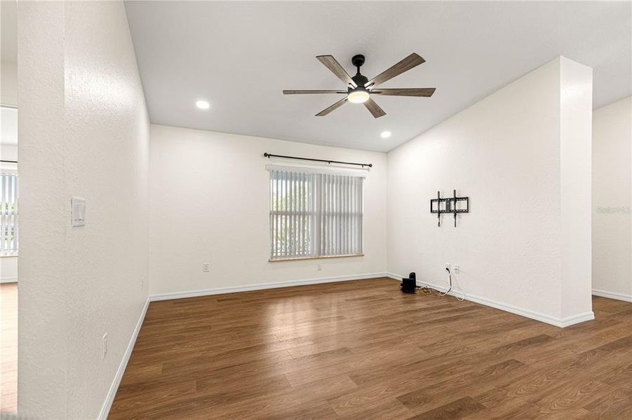 Spacious, unfurnished interior of a new home in , Ocala (Image 27).