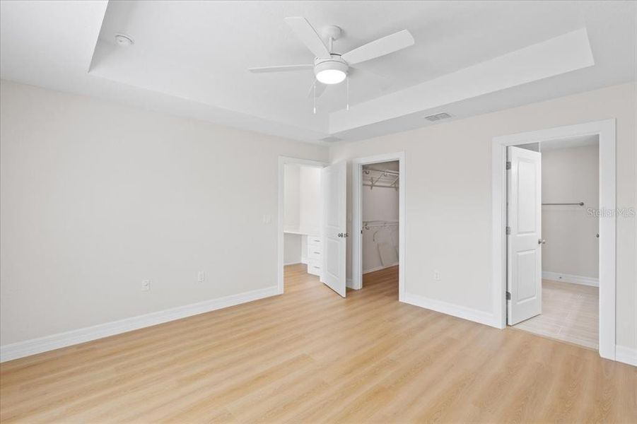 Spacious, unfurnished interior of a new home in , Citrus Springs (Image 39).