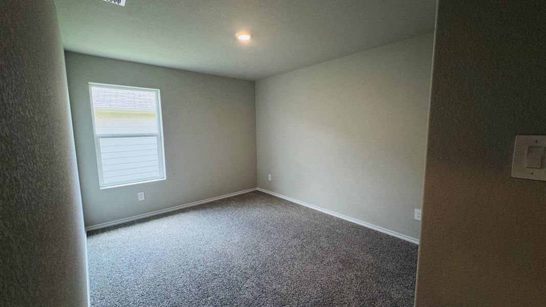 Spacious, unfurnished interior of a new home in Lonestar at Liberty Trails, Fort Worth (Image 14).