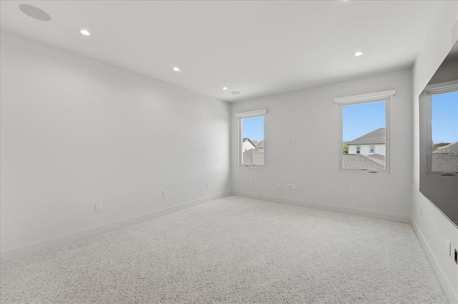 Spacious, unfurnished interior of a new home in , Orlando (Image 72).