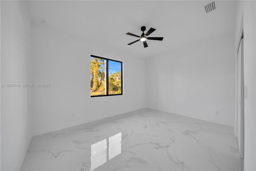 Spacious, unfurnished interior of a new home in , Lehigh Acres (Image 20).