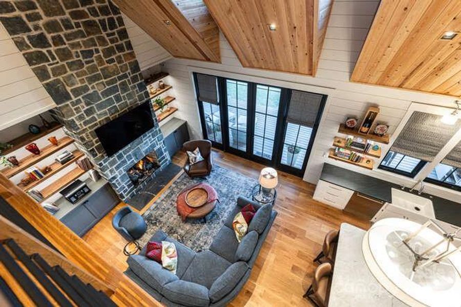 Community amenities in , Sylva (Image 26).