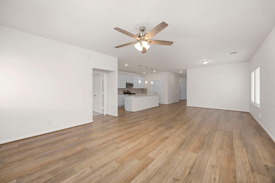 Spacious, unfurnished interior of a new home in Glen Oaks, Magnolia (Image 17). Spacious, unfurnished interior of a new home in Glen Oaks, Magnolia (Image 17).