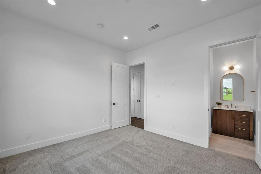 2nd Primary - ensuite.