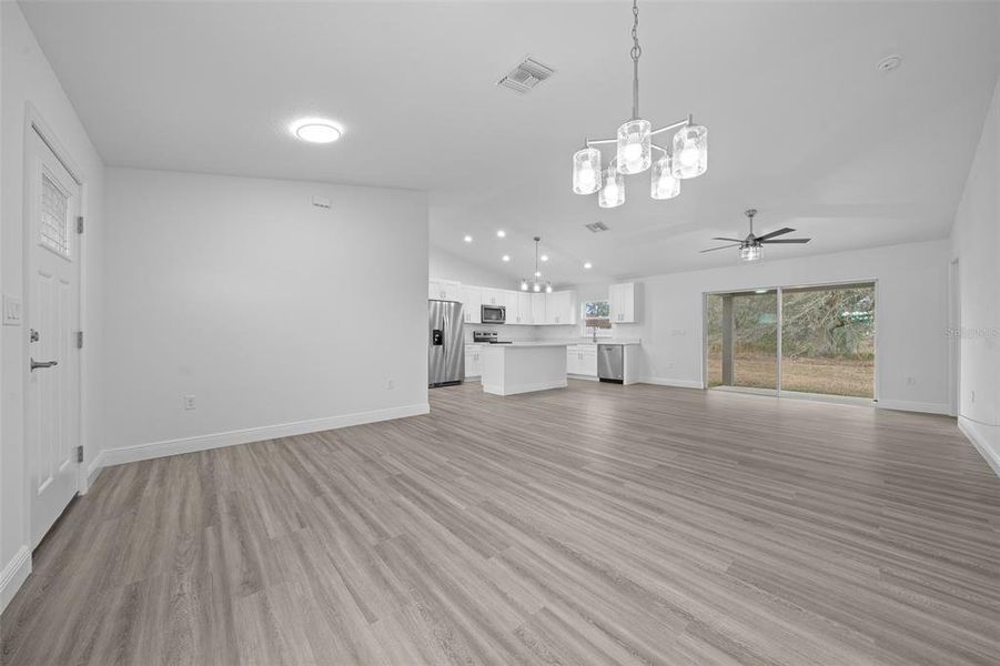 Spacious, unfurnished interior of a new home in , Ocala (Image 13).