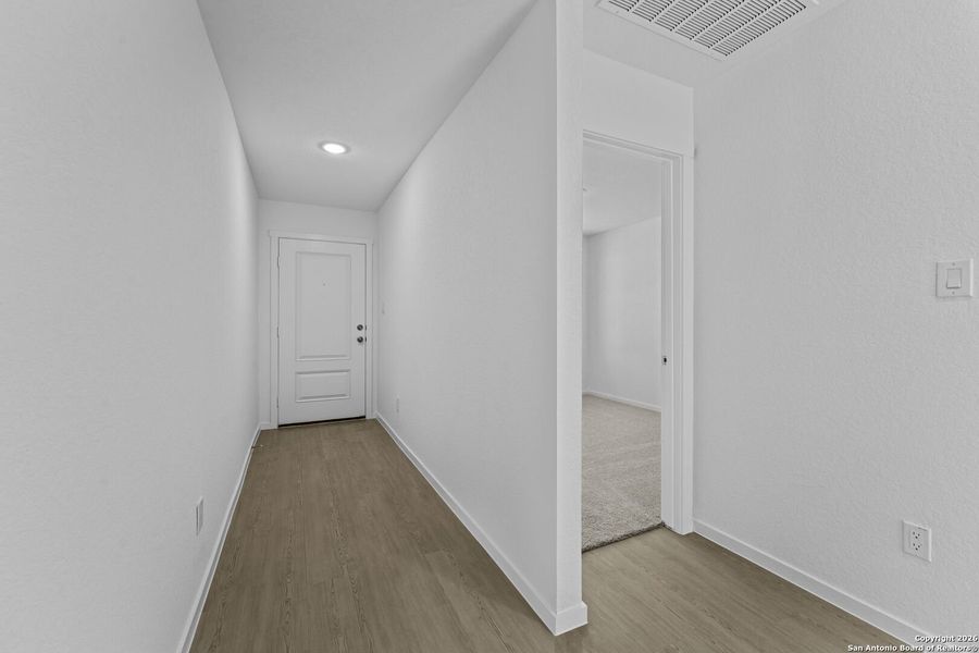 Spacious, unfurnished interior of a new home in , New Braunfels (Image 11).