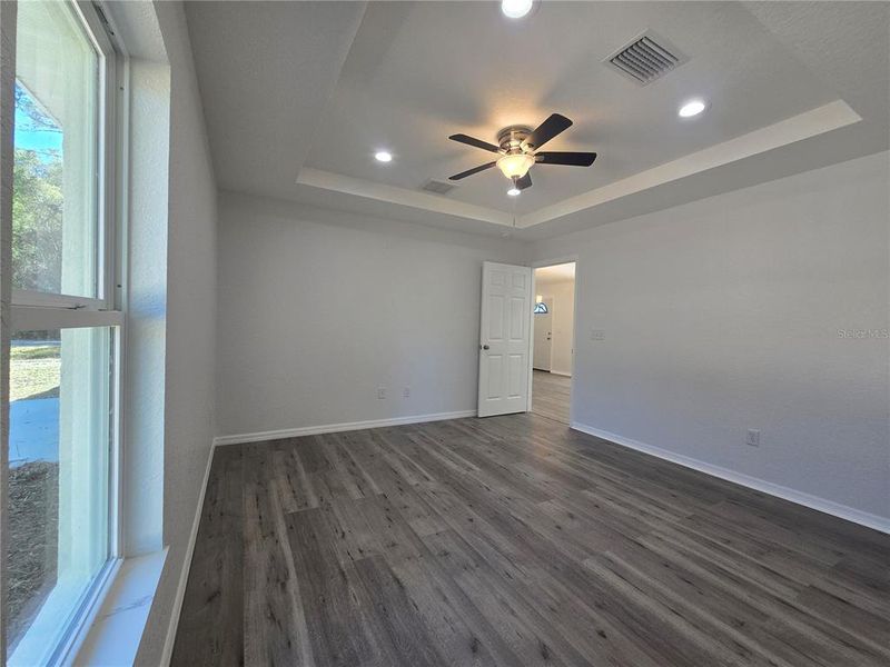 Spacious, unfurnished interior of a new home in , Ocklawaha (Image 12).