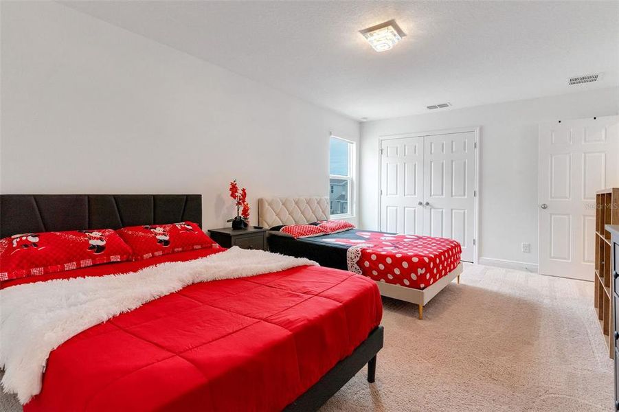 Furnished interior view inside a new home in , Clermont (Image 33).