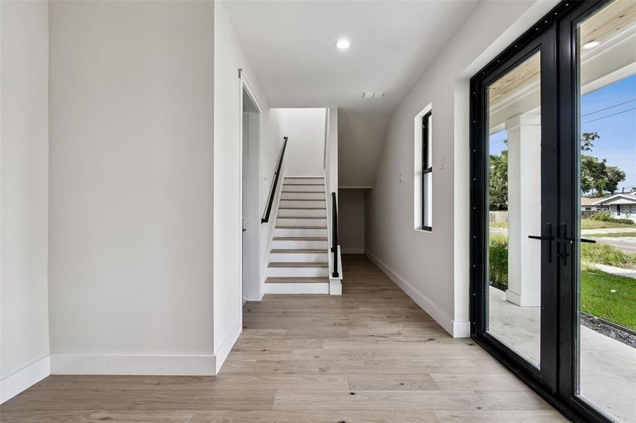 Spacious, unfurnished interior of a new home in , St. Petersburg (Image 21).