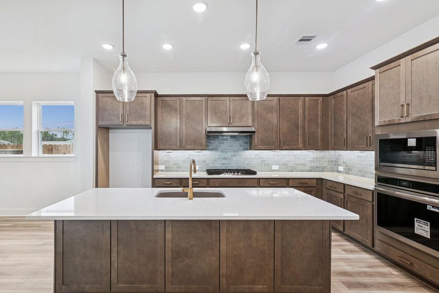 Furnished interior view inside a new home in The Highlands 40', Porter (Image 4). Furnished interior view inside a new home in The Highlands 40', Porter (Image 4).