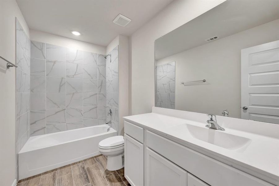 Furnished interior view inside a new home in Verandah, Royse City (Image 9).