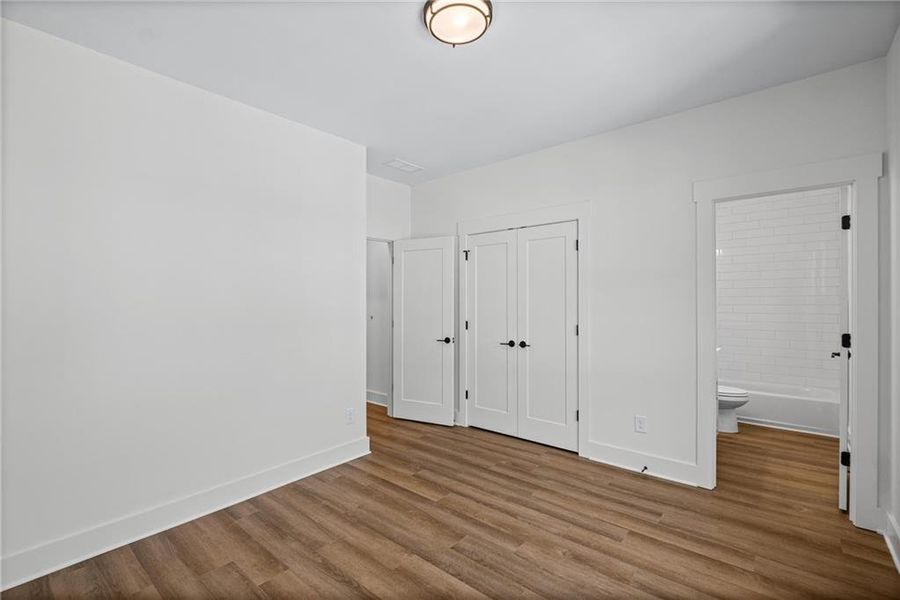 Spacious, unfurnished interior of a new home in Devin's Shire, Kennesaw (Image 30).