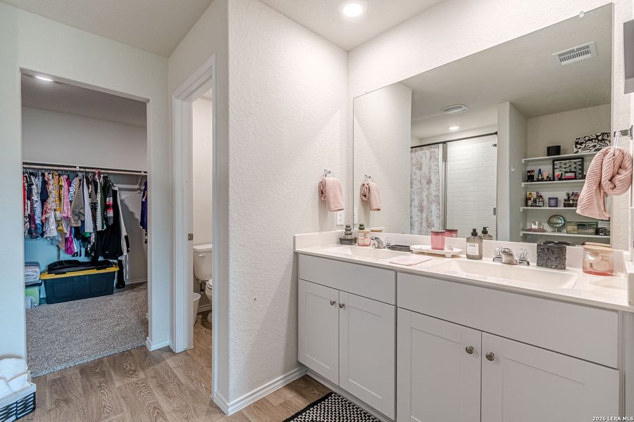 Furnished interior view inside a new home in Arroyo Ranch, Seguin (Image 7).