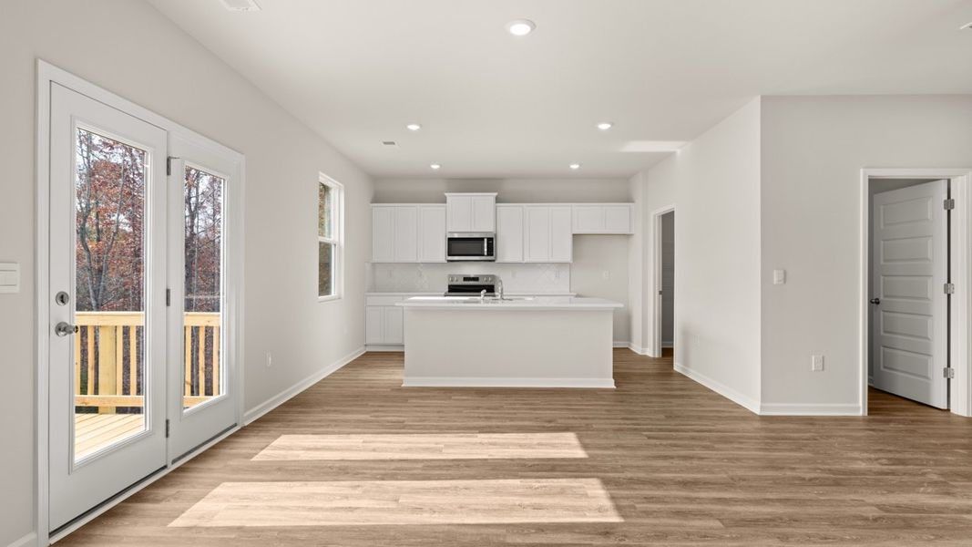 Spacious, unfurnished interior of a new home in Cedar Ridge - Locust Grove Station, Locust Grove (Image 12).