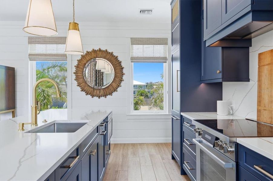 Furnished interior view inside a new home in , Boca Grande (Image 10).