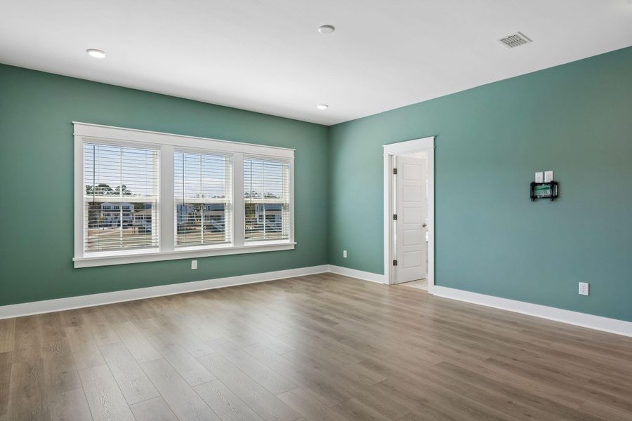 Spacious, unfurnished interior of a new home in Liberty Hill Farm, Mount Pleasant (Image 55).