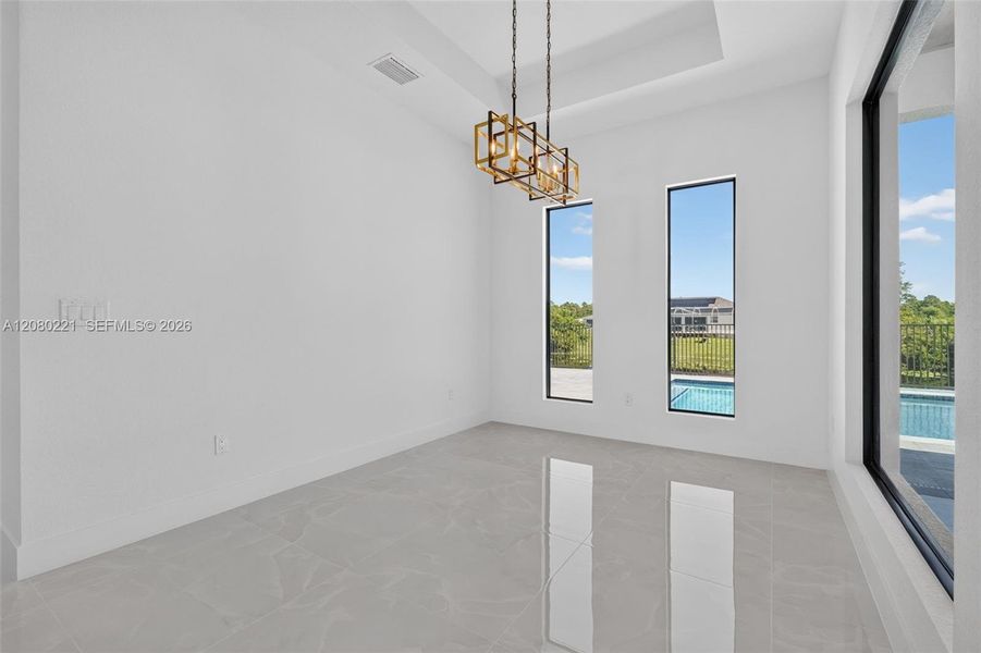 Spacious, unfurnished interior of a new home in , Cape Coral (Image 64).