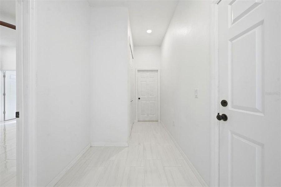 Spacious, unfurnished interior of a new home in , Eustis (Image 26).