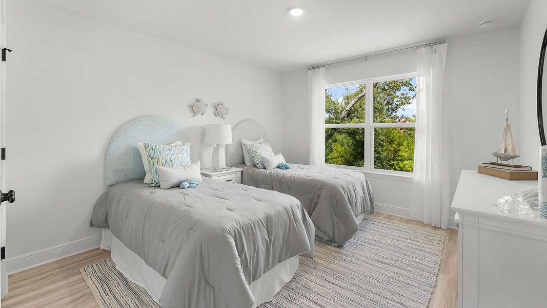 Furnished interior view inside a new home in Colonial East, Panama City Beach (Image 30).
