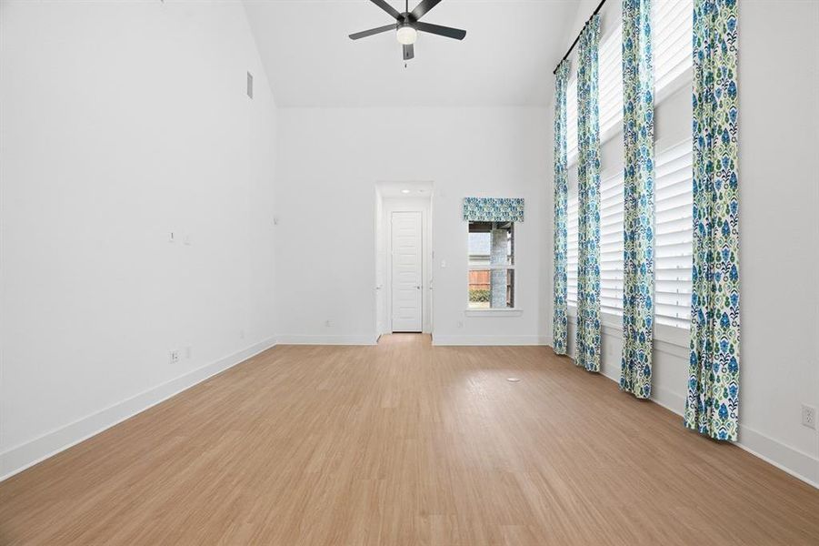 Spacious, unfurnished interior of a new home in Karis, Crowley (Image 29).