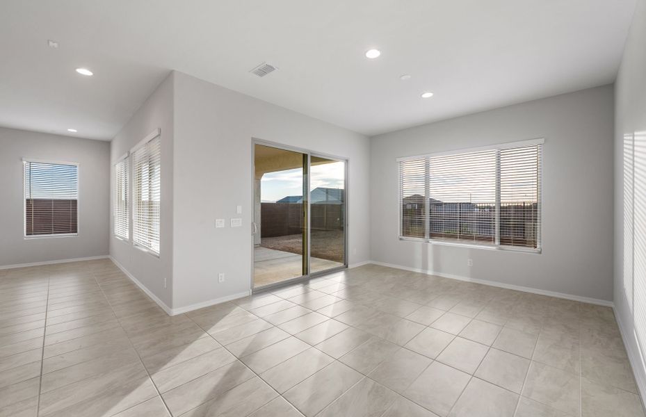 Spacious, unfurnished interior of a new home in Visara, Surprise (Image 24).