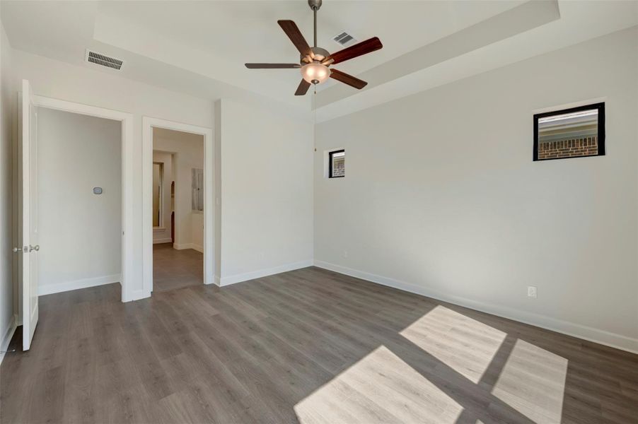 Spacious, unfurnished interior of a new home in Kresston, Montgomery (Image 27).