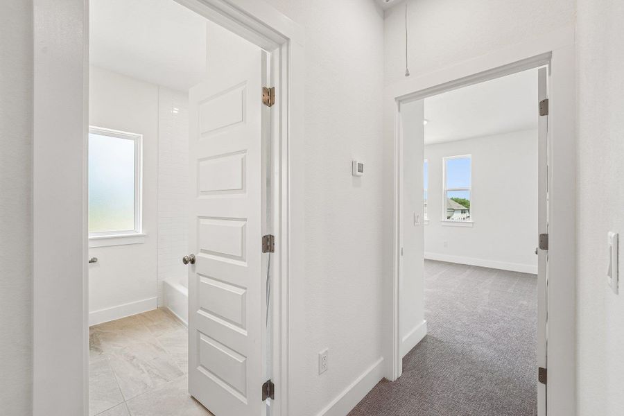 Spacious, unfurnished interior of a new home in Sauls Ranch, Round Rock (Image 14).