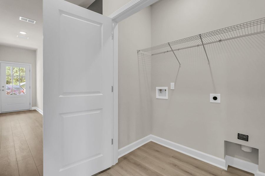 Spacious, unfurnished interior of a new home in , Summerville (Image 20).