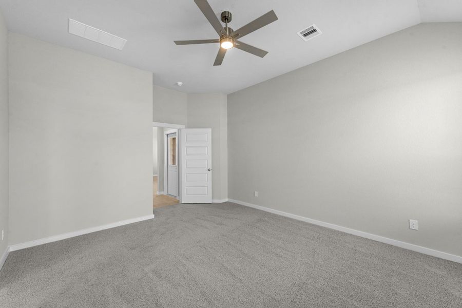 Spacious, unfurnished interior of a new home in Grand Oaks Village, Houston (Image 23). Spacious, unfurnished interior of a new home in Grand Oaks Village, Houston (Image 23).