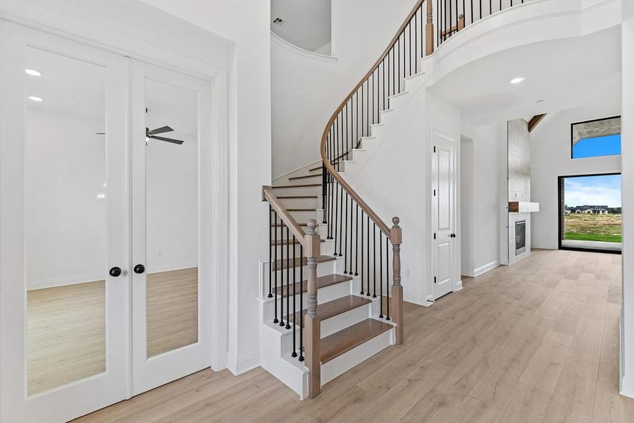 Elmsdale IV B Foyer
