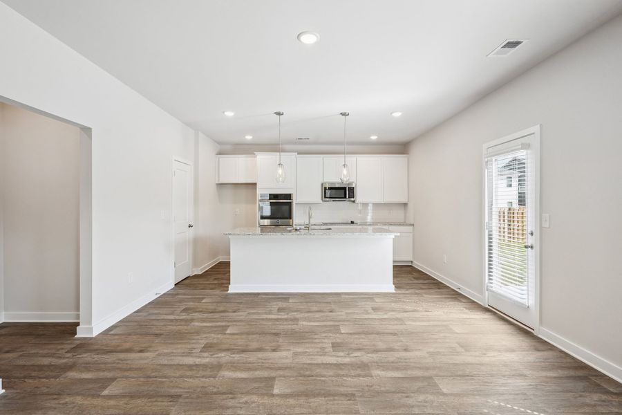 4br New Home in Social Circle, GA.  - Slide 9