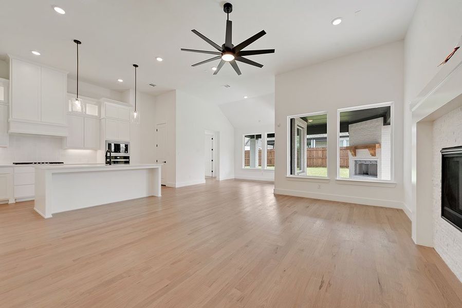 Spacious, unfurnished interior of a new home in Tavolo Park, Fort Worth (Image 23). Spacious, unfurnished interior of a new home in Tavolo Park, Fort Worth (Image 23).