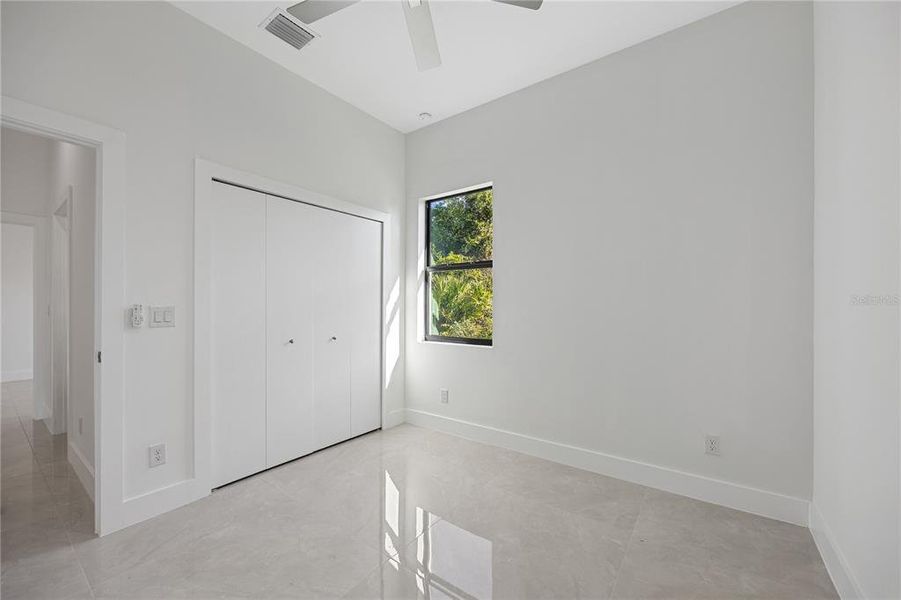 Spacious, unfurnished interior of a new home in , Rotonda West (Image 34).