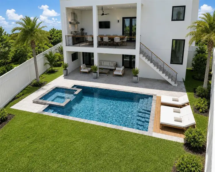 Exterior details and patio area of a home in , St. Petersburg (Image 4).