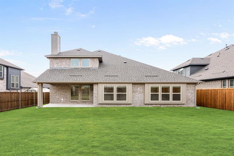 Exterior details and patio area of a home in Liberty, Melissa (Image 26).