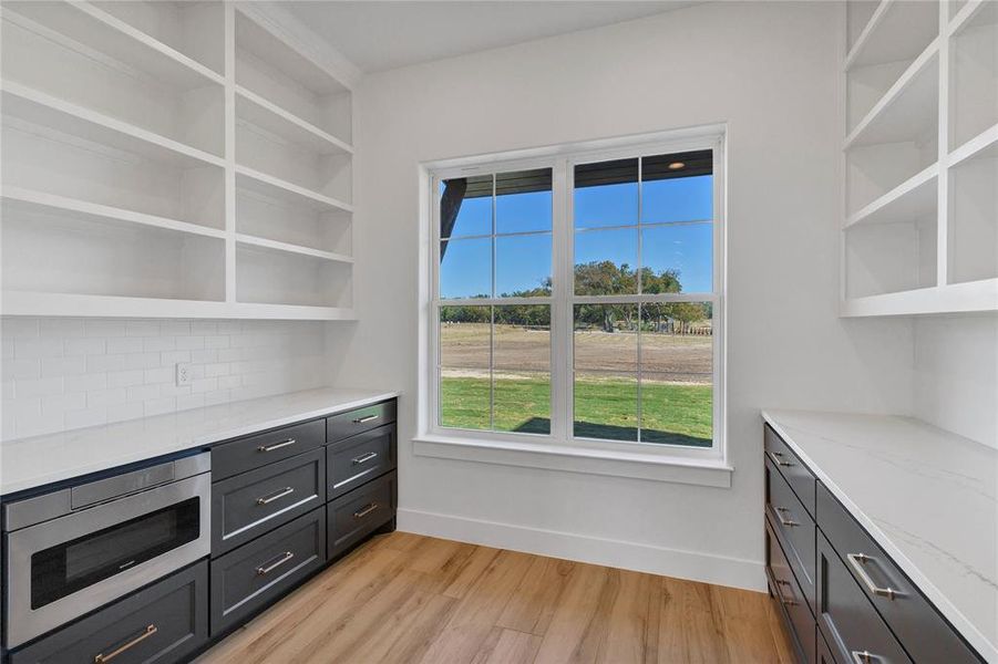 Furnished interior view inside a new home in Oak Water Ranch, Granbury (Image 13). Furnished interior view inside a new home in Oak Water Ranch, Granbury (Image 13).