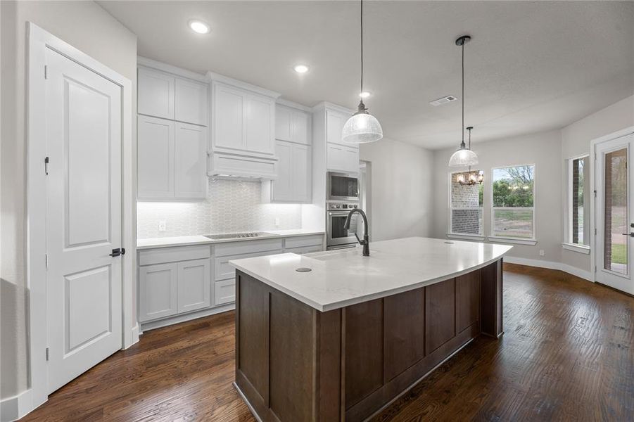 Furnished interior view inside a new home in King Crossing Estates, Van Alstyne (Image 18).