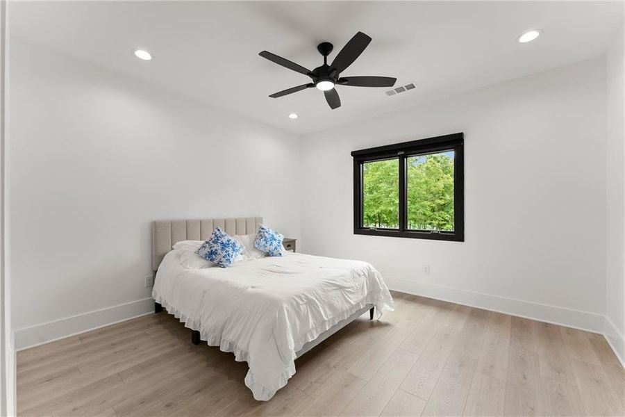 Furnished interior view inside a new home in , Hartwell (Image 56).