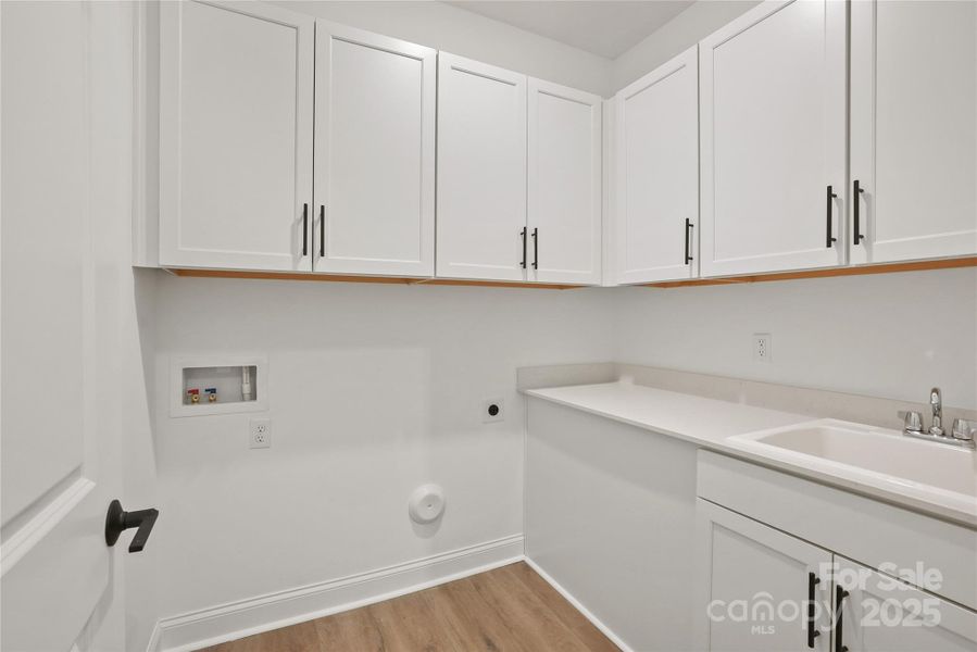 Furnished interior view inside a new home in Forest Creek, Waxhaw (Image 16).