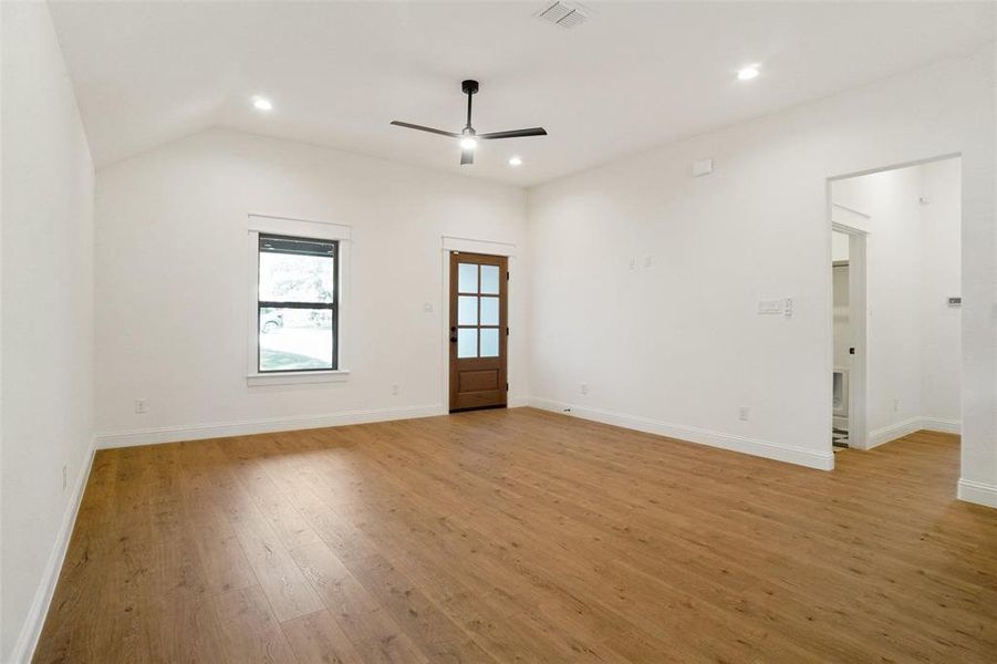 Unfurnished room with light wood finished floors, recessed lighting, and ceiling fan