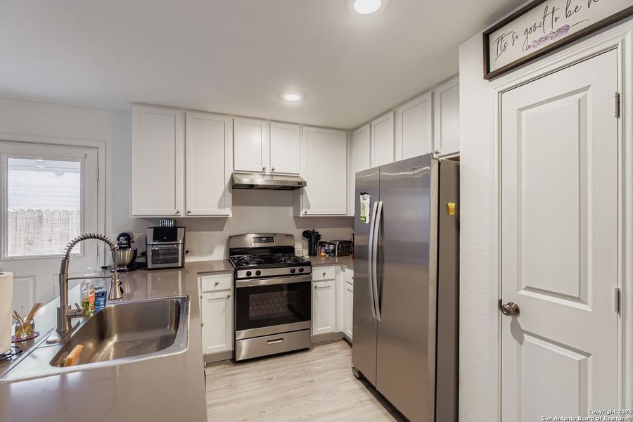 Furnished interior view inside a new home in , San Antonio (Image 23). Furnished interior view inside a new home in , San Antonio (Image 23).