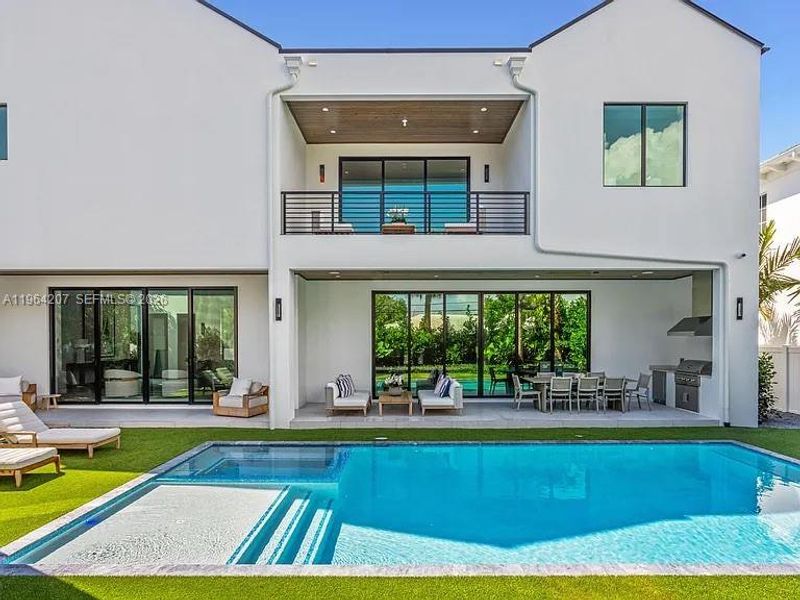 Exterior details and patio area of a home in , West Palm Beach (Image 29).