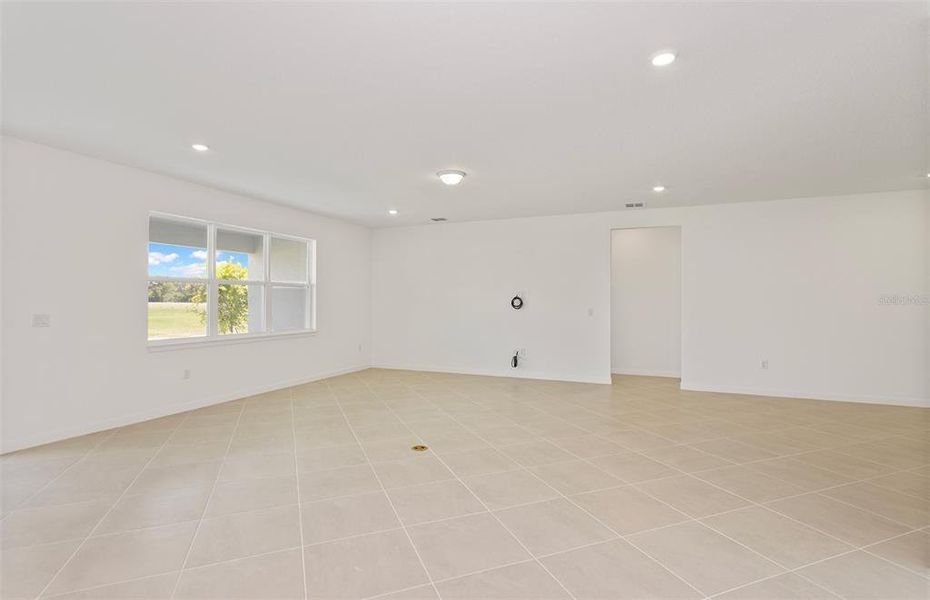 Spacious Gathering Room Spacious Gathering Room